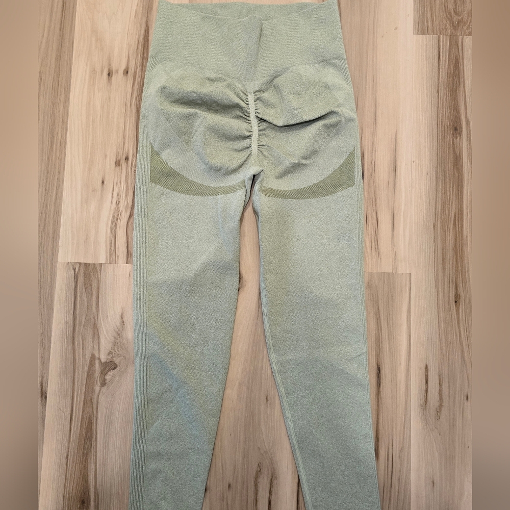 Green High-Waisted Leggings Seamless